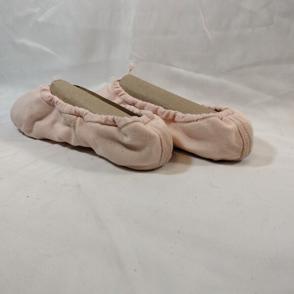 Capezio Pink Canvas Ballet Shoes (6 women/4.5 big kids) - Picture 4 of 7